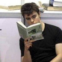 欧美帅哥图集看书图片,风采各异，魅力无限